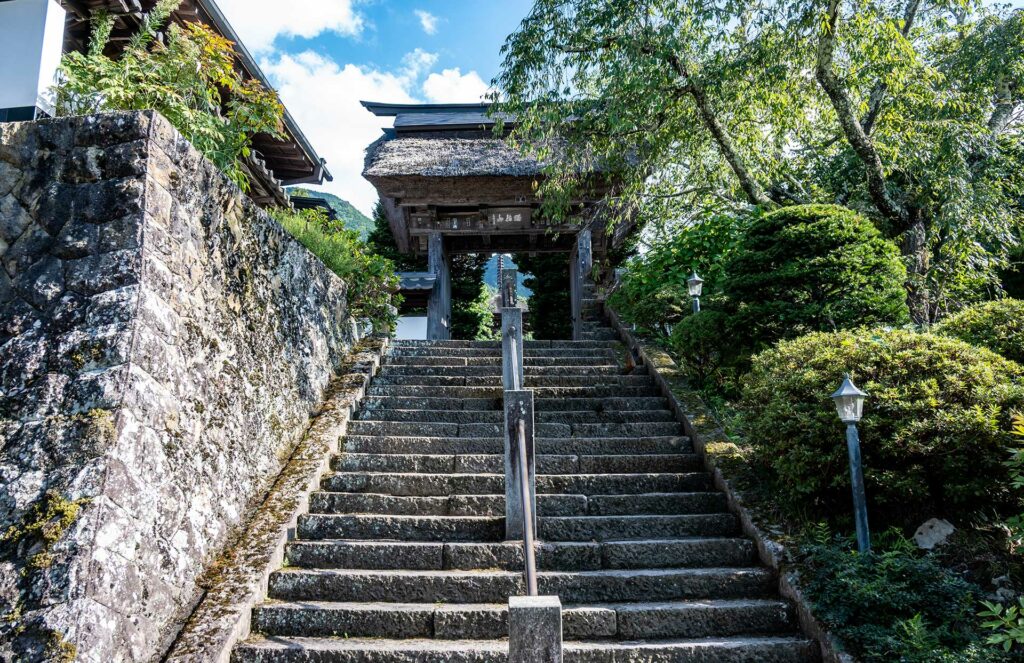 前山寺山門