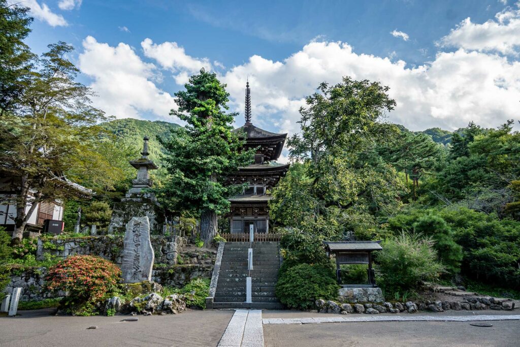 前山寺三重塔 未完成の完成の塔