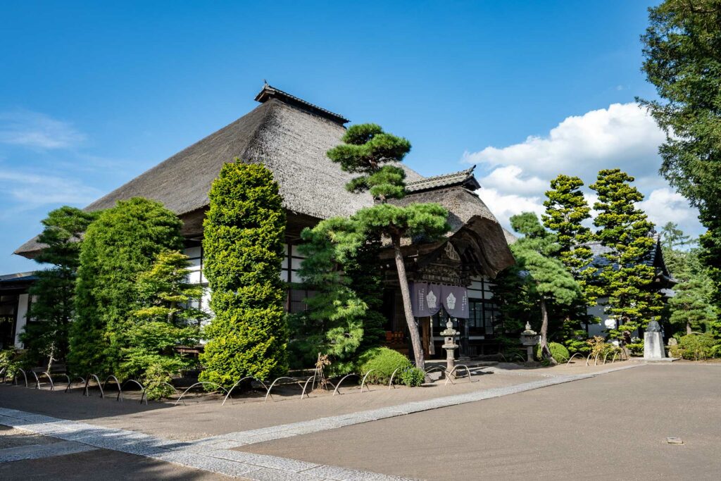 前山寺本堂