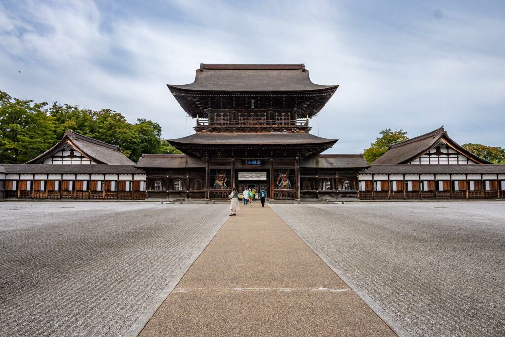 瑞龍寺 山門