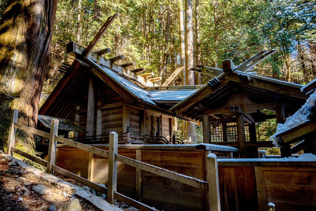 仁科神明宮 本殿・釣屋・中門